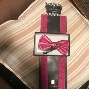 Stylish Men's Magenta Suspenders and Bow Tie Set